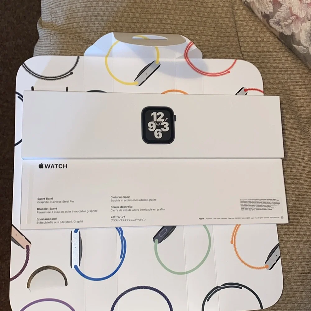 🩶🖤🩶NWT Apple iWatch SE (1st Gen.) Space Grey Aluminum Case Midnight Sport